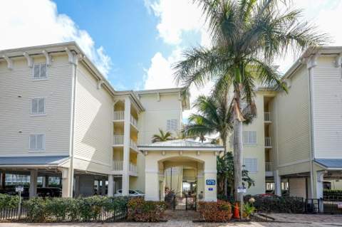 975 NW Flagler Avenue #302, Stuart FL - photo 8 of 50