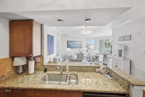975 NW Flagler Avenue #302, Stuart FL - photo 18 of 50