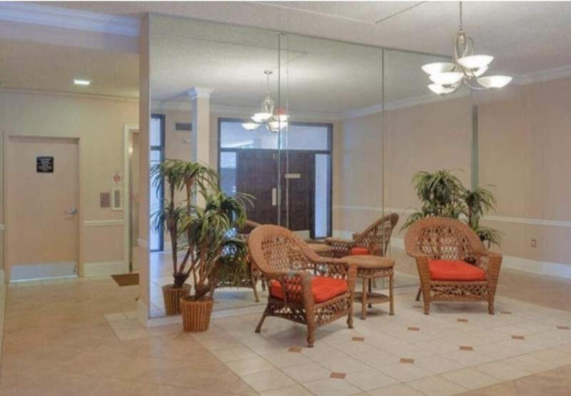 2 bedroom Condominium at 500 Executive Center Drive #2h, Breakwaters Of The Palm Beaches Cond Decl Filed 12-21-79, West Palm Beach — photo 4