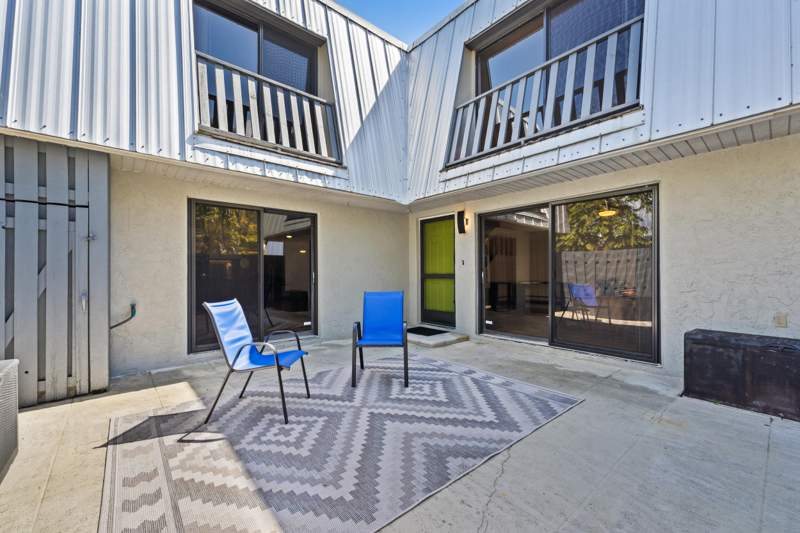 2 bedroom Townhouse at 3852 SE Jefferson Street, The Court Yards Condo, Stuart — photo 2