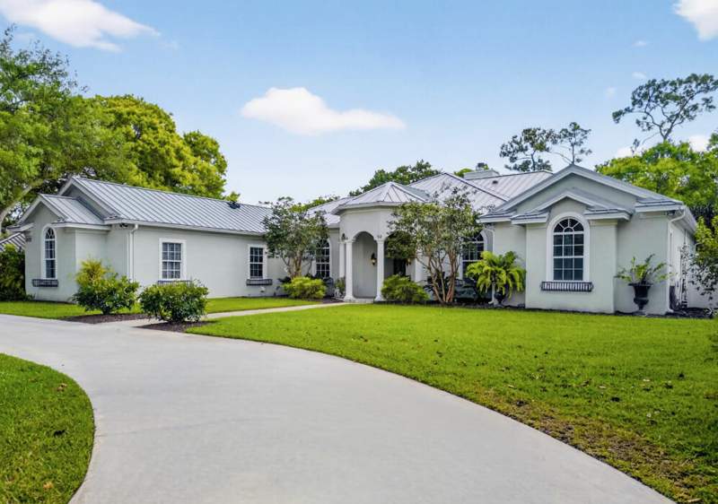 4 bedroom Single Family Residence at 14921 Horseshoe Trace, Paddock Park 1 Of Wellington, Wellington — photo 2