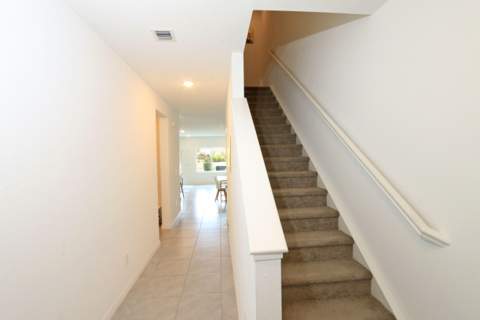 656 NE Waters Edge Lane, Port St. Lucie FL - photo 12 of 32