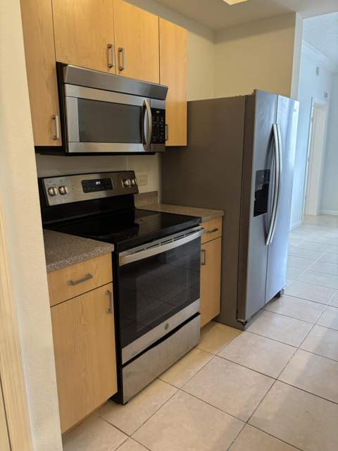 533 NE 3rd Avenue #204, Fort Lauderdale FL - photo 13 of 23
