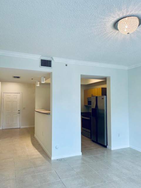 533 NE 3rd Avenue #204, Fort Lauderdale FL - photo 19 of 23