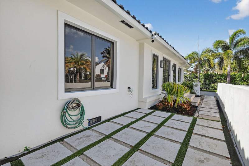 5 bedroom Single Family Residence at 326 Palmetto Street, Broadmoor Sec 1, West Palm Beach — photo 5
