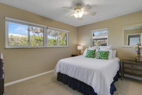 856 Country Club Drive, North Palm Beach FL - photo 17 of 36