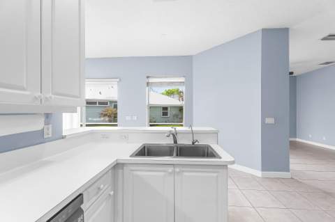 615 NE Canoe Park Circle, Port St. Lucie FL - photo 12 of 38