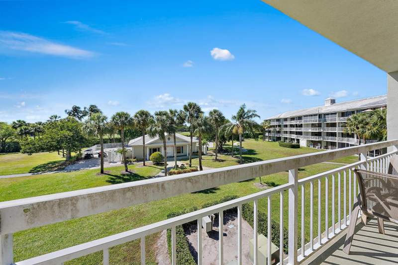 2 bedroom Condominium at 2761 Village Boulevard #303, Whitehall Village, West Palm Beach — photo 4