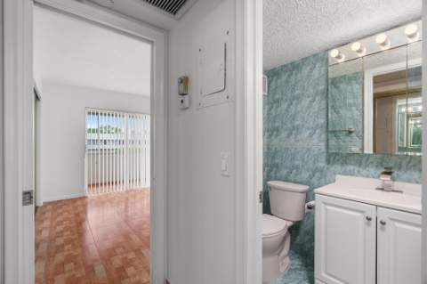 346 Windsor O, West Palm Beach FL - photo 20 of 39