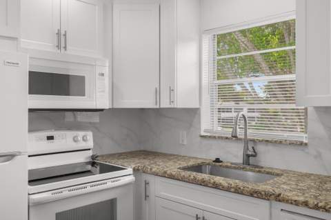 346 Windsor O, West Palm Beach FL - photo 8 of 39