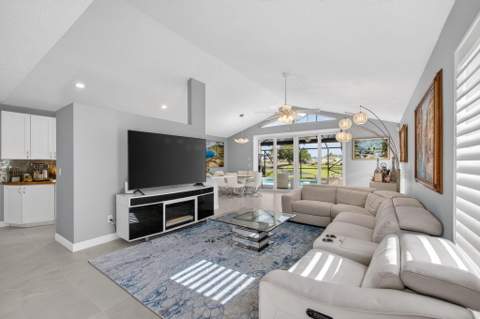 7198 SE Quincy Terrace, Hobe Sound FL - photo 11 of 87