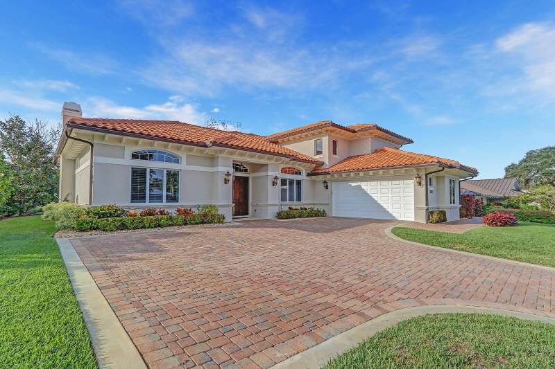 4 bedroom Single Family Residence at 3572 SE Court Drive, Yacht & Country Club Of Stuart, Stuart — photo 3