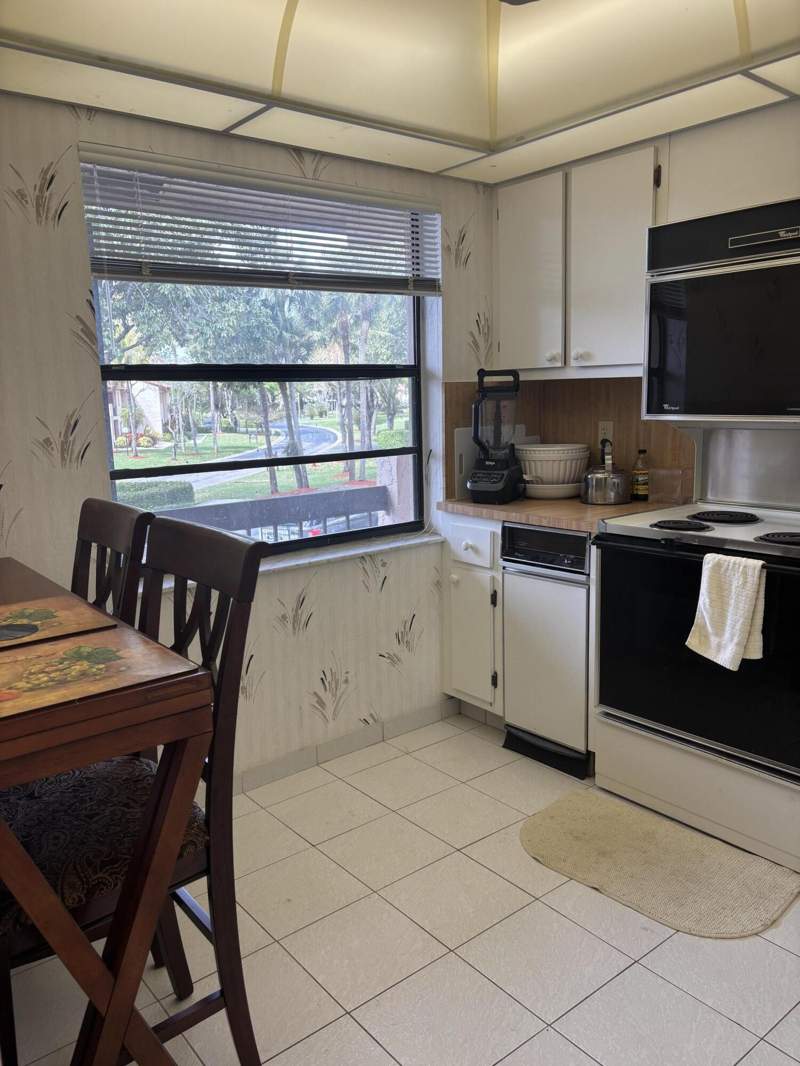 2 bedroom Condominium at 9268 Vista Del Lago #26b, Pines of Boca Lago, Boca Raton — photo 3