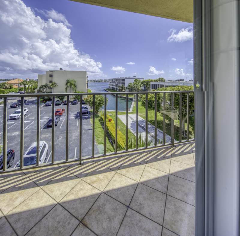 2 bedroom Condominium at 890 N Federal Highway #412, Hidden Harbour Of The Palm Beaches Cond Decl Filed 5-28-81, Lantana — photo 4