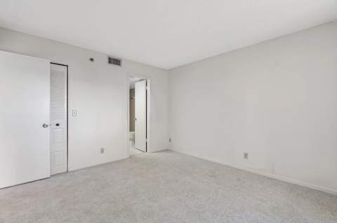 4640 Lucerne Lakes Boulevard #206, Lake Worth FL - photo 12 of 42