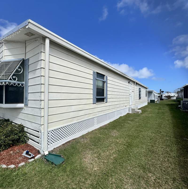 2 bedroom Manufactured Home at 43 Verde Vista, Spanish Lakes Country Club Village, Fort Pierce — photo 3