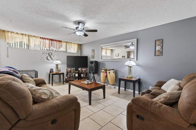 2 bedroom Townhouse at 3838 Victoria Drive, Somerset, West Palm Beach — photo 5