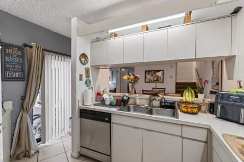 3838 Victoria Drive, West Palm Beach FL - photo 14 of 34