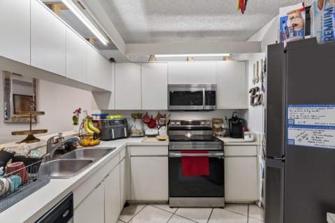 3838 Victoria Drive, West Palm Beach FL - photo 13 of 34