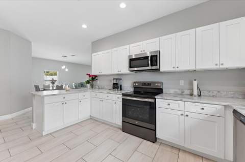 525 NW 12th Avenue, Boynton Beach FL - photo 8 of 39