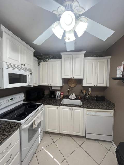 142 Normandy C, Delray Beach FL - photo 8 of 33