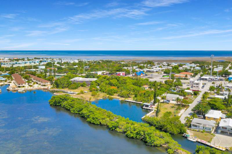 6 bedroom Single Family Residence at 6500-6600 Overseas Highway, Casa Manana Shores (50.5), Marathon — photo 3