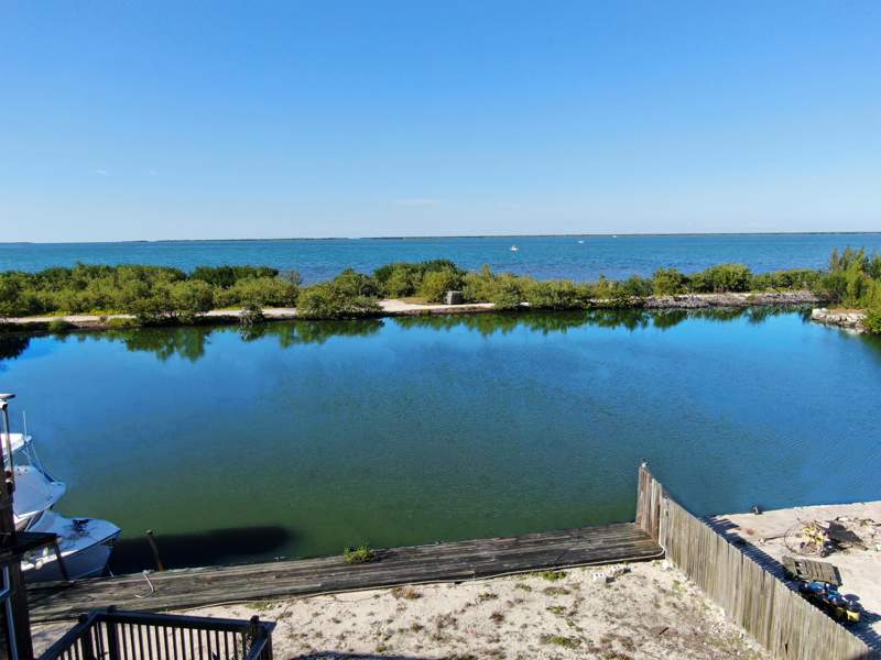 3 bedroom Single Family Residence at 32029 Marginella Drive, Dolphin Estates (33.0), Big Pine Key — photo 4