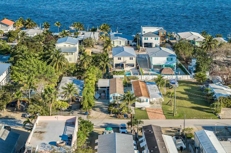 2 bedroom Mobile Home at 759 Michael Drive, Bermuda Shores (103.0), Key Largo — photo 5