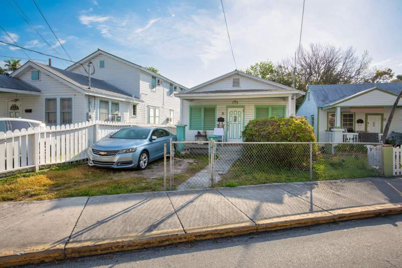 3 bedroom Single Family Residence at 719 Elizabeth Street, Old Town - Unrecord (1.0), Key West — photo 2