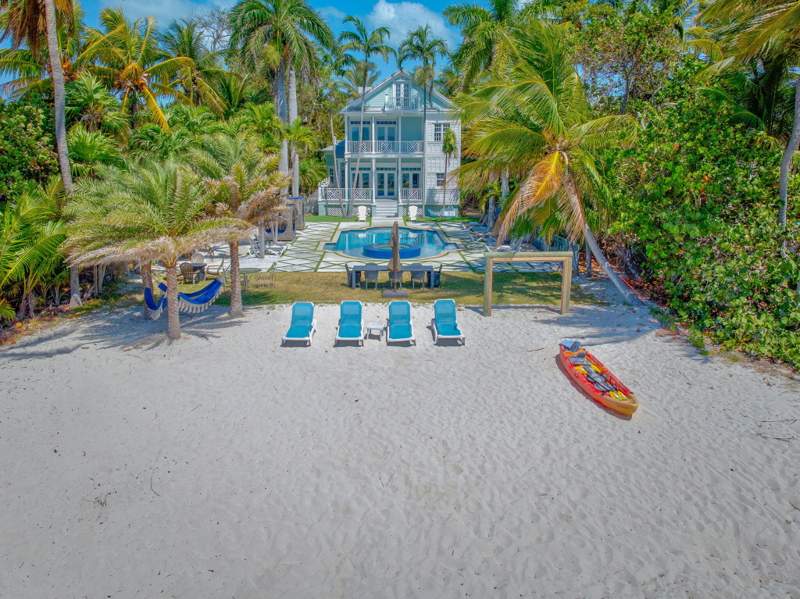 4 bedroom Single Family Residence at 75761 Overseas Highway, Mat Ocean Beach (75.0), Lower Matecumbe — photo 2