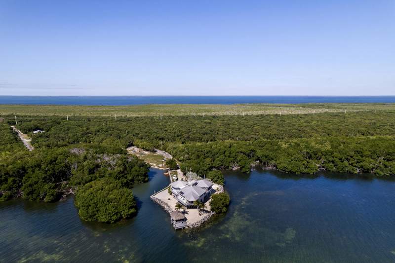 3 bedroom Single Family Residence at 10987 County Road 905, Cardsound Point 1 (905.0), Key Largo — photo 3