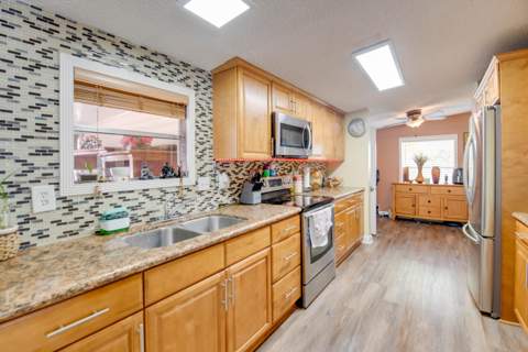 6460 Sunshine Street, Stock Island FL - photo 8 of 38