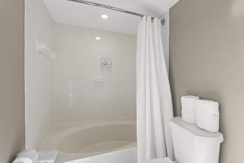 8304 Marina Villa Drive, Duck Key FL - photo 15 of 20