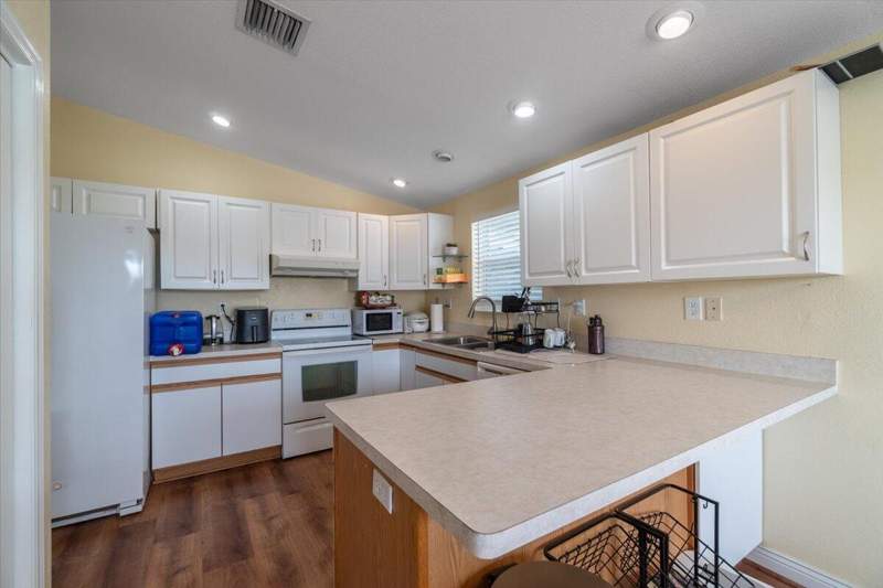 3 bedroom Single Family Residence at 31243 E Avenue, Sands Sub (31.0), Big Pine Key — photo 5