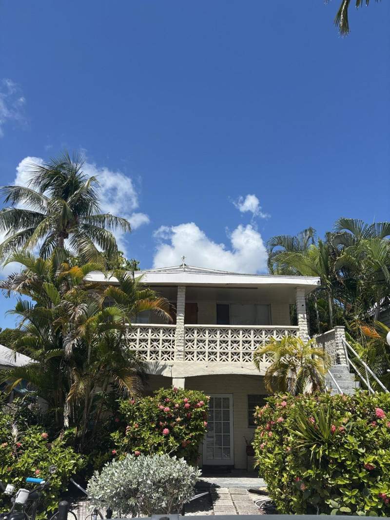 7 bedroom Multi-Units at 909 Grinnell Street, Old Town - Unlisted (1.0), Key West — photo 5