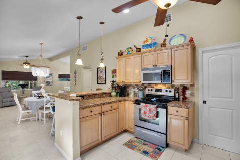 1041 Gibraltar Road, Key Largo FL - photo 8 of 36