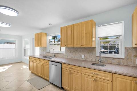 251 Azalea Street, Plantation Key FL - photo 13 of 58