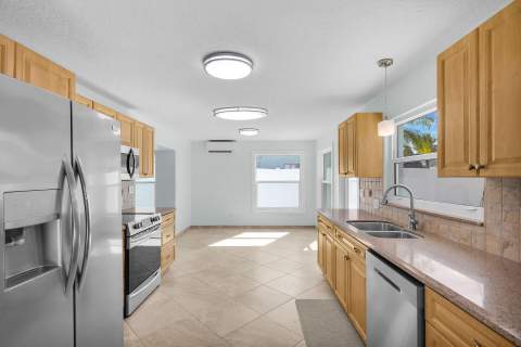 251 Azalea Street, Plantation Key FL - photo 16 of 58