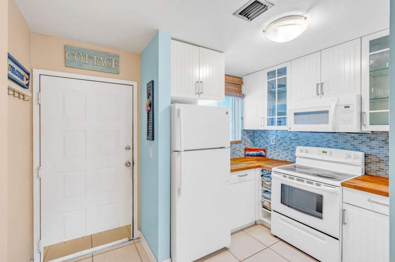 2 bedroom Condominium at 98422 Windward Avenue, Landings of Largo (98.0), Key Largo — photo 5