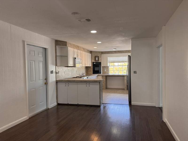 4 bedroom Mobile Home at 969 Plantation Rd Road, Lake Surprise Estates (106.0), Key Largo — photo 4