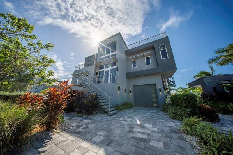 3 bedroom Single Family Residence at 118 Avenue E, Coco Plum (54.6), Marathon — photo 2
