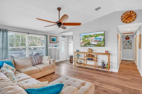 420 W Indies Drive, Ramrod Key FL - photo 6 of 43