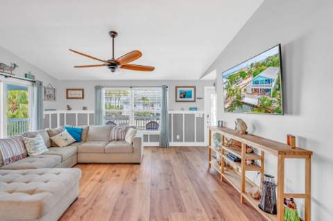 420 W Indies Drive, Ramrod Key FL - photo 7 of 43