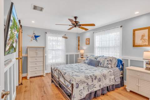 420 W Indies Drive, Ramrod Key FL - photo 13 of 43