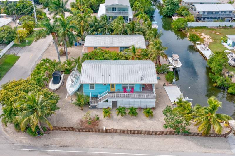 3 bedroom Single Family Residence at 420 W Indies Drive, Breezeswept Bch Est (27.5), Ramrod Key — photo 3
