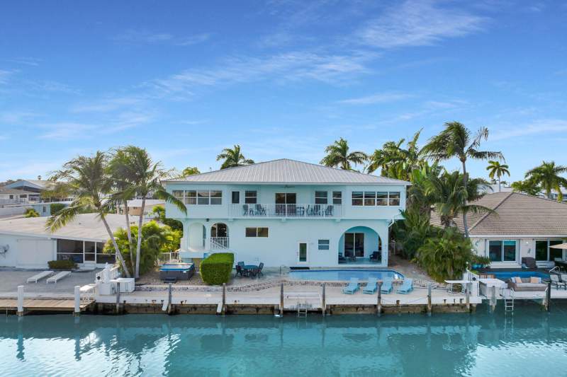 7 bedroom Duplex at 580 & 590 10th Street, Key Colony Bch 1st Addn Amd Plat (53.5), Key Colony — photo 2