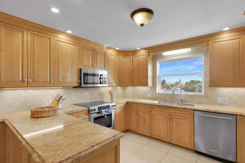 580 & 590 10th Street, Key Colony FL - photo 15 of 75