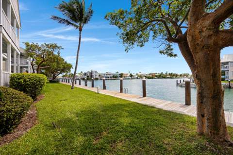 7075 Hawks Cay Boulevard, Duck Key FL - photo 13 of 54