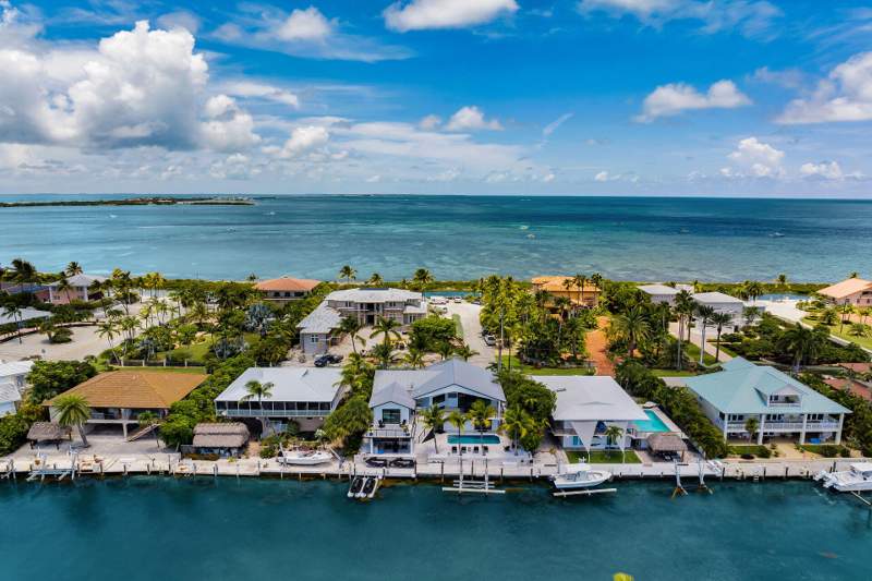4 bedroom Single Family Residence at 362 E Seaview Drive, Yacht Club Island (61.0), Duck Key — photo 3
