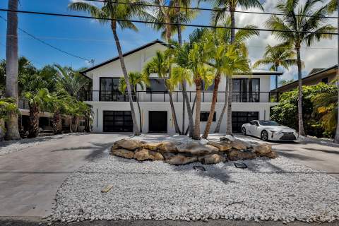 362 E Seaview Drive, Duck Key FL - photo 12 of 63